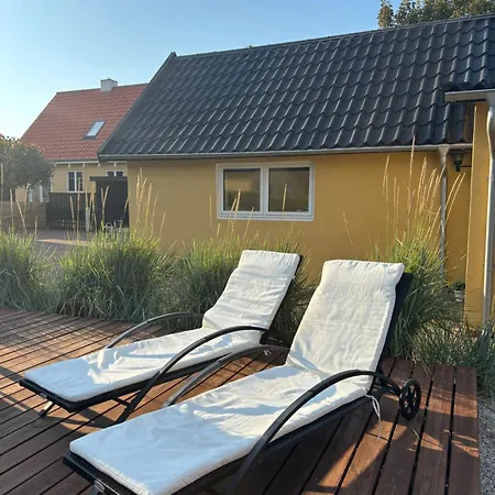Дом отдыха - Privat Parkering Og Gardhave *